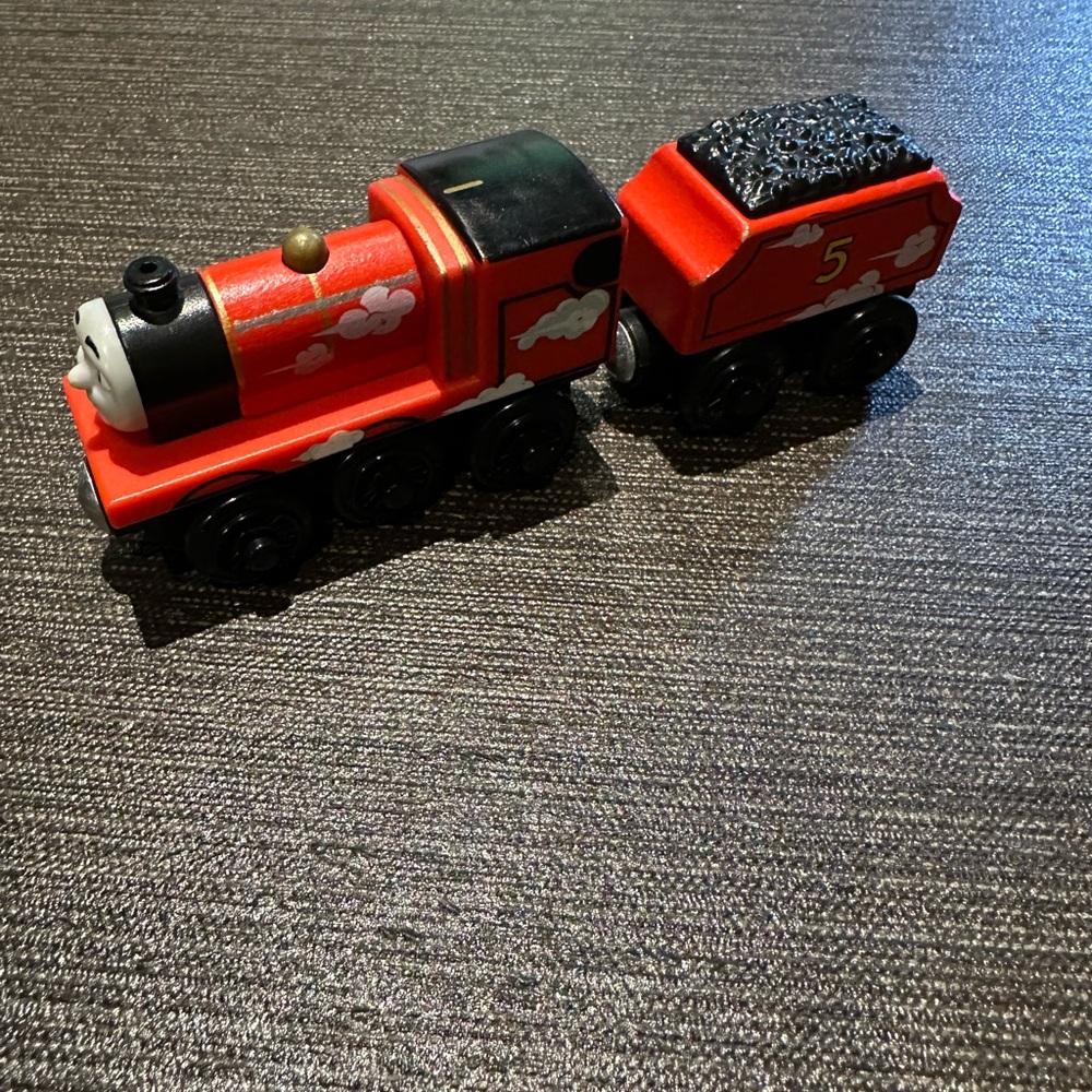 THOMAS & FRIENDS Roll N’ Whistle James and tender wooden